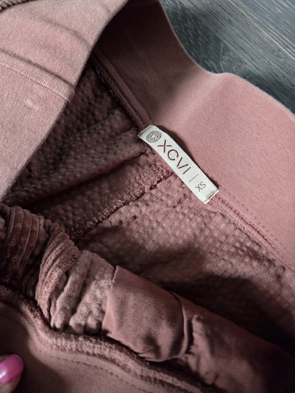 XCVI Dusty Rose Pull-On Velvet Joggers - Picture 3 of 4